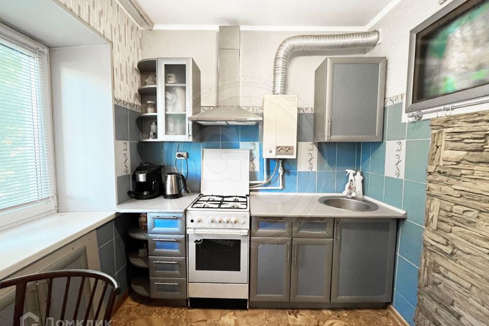 Продаётся 3-комнатная квартира, 41.3 м²