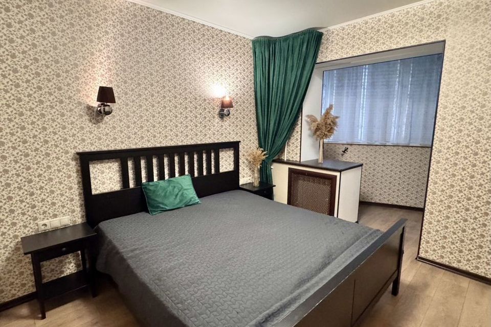 Сдаётся 3-комнатная квартира, 98 м²
