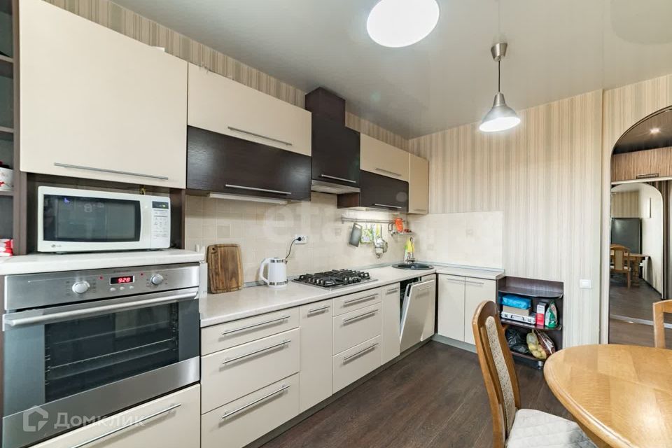 Продаётся 2-комнатная квартира, 65.4 м²