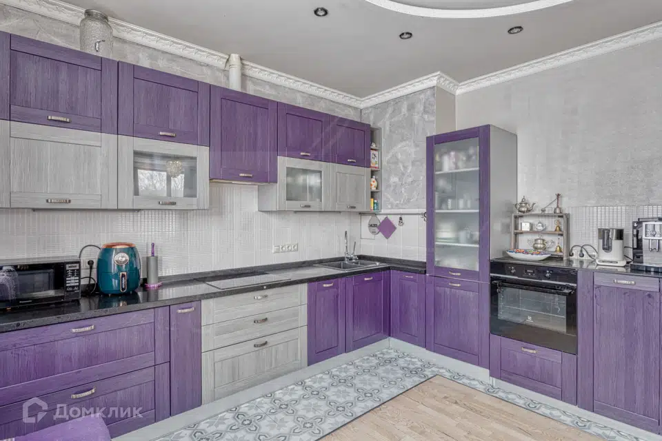 Продаётся 4-комнатная квартира, 140 м²