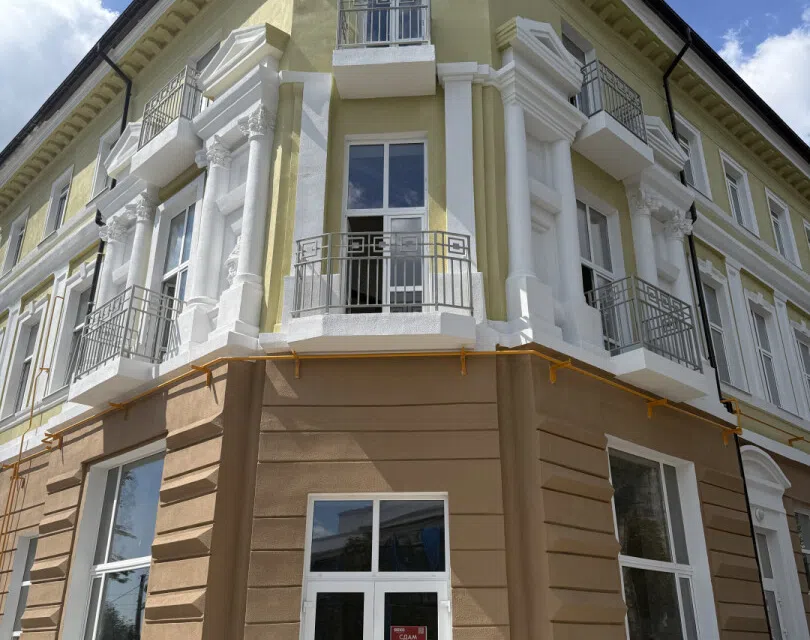 Сдаётся торговое помещение, 180.4 м²