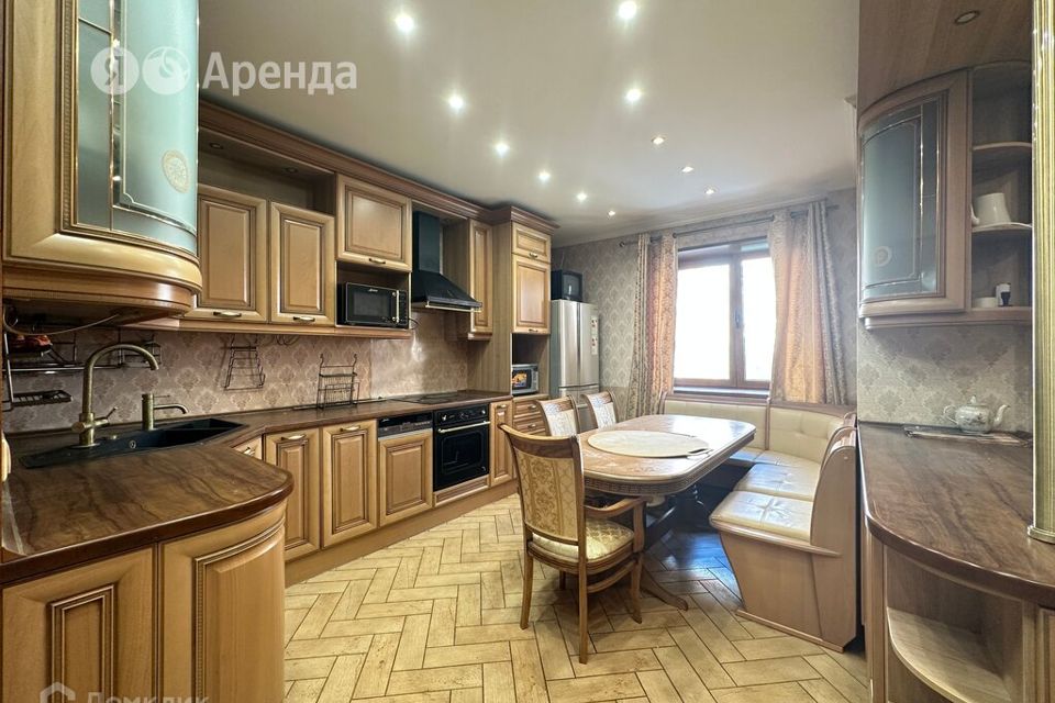Сдаётся 2-комнатная квартира, 89 м²