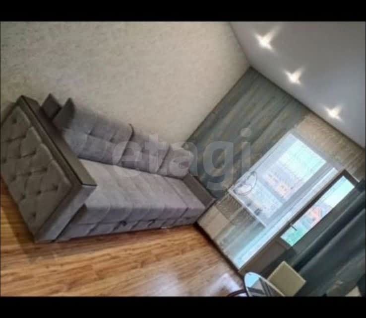 Продаётся 1-комнатная квартира, 43.2 м²