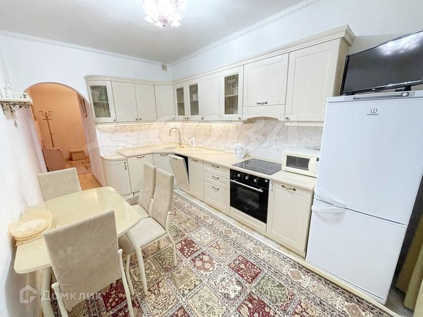 Сдаётся 2-комнатная квартира, 65 м²