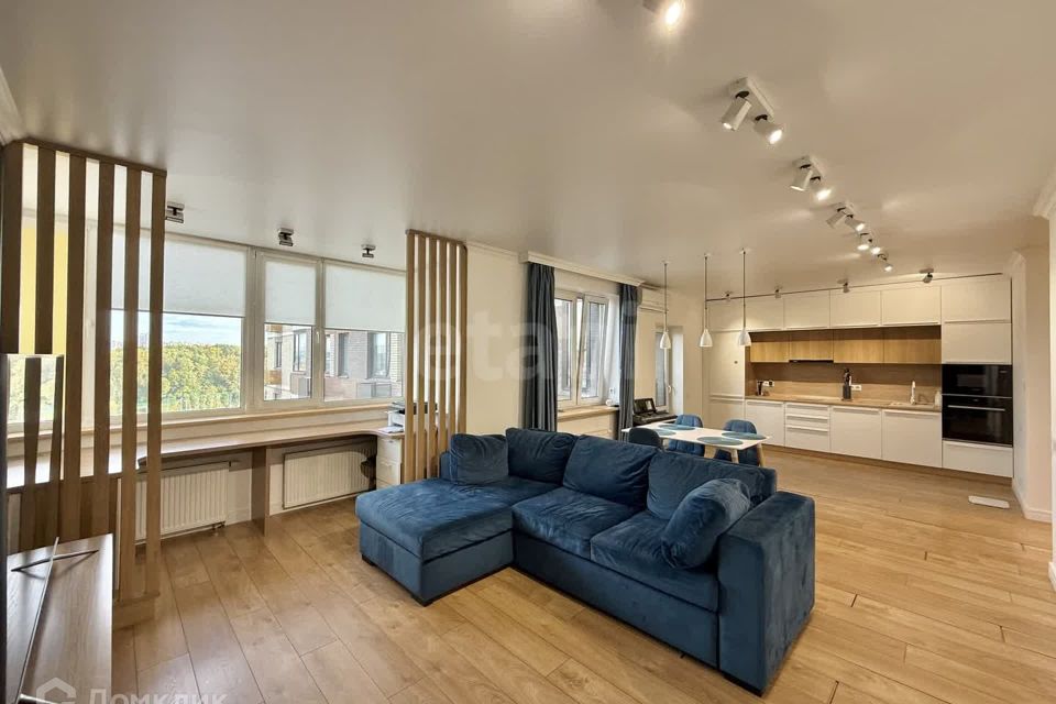 Продаётся 1-комнатная квартира, 65.7 м²
