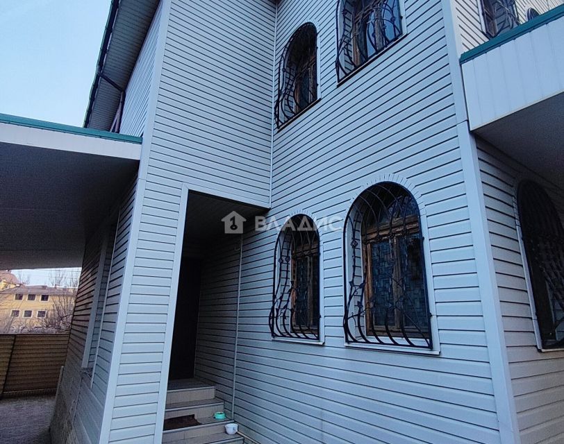 Продаётся 2-этажный дом, 162 м²
