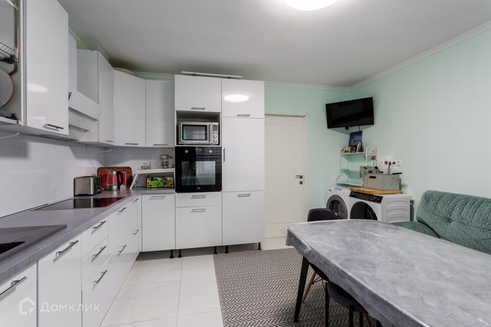 Продаётся 3-комнатная квартира, 62.3 м²