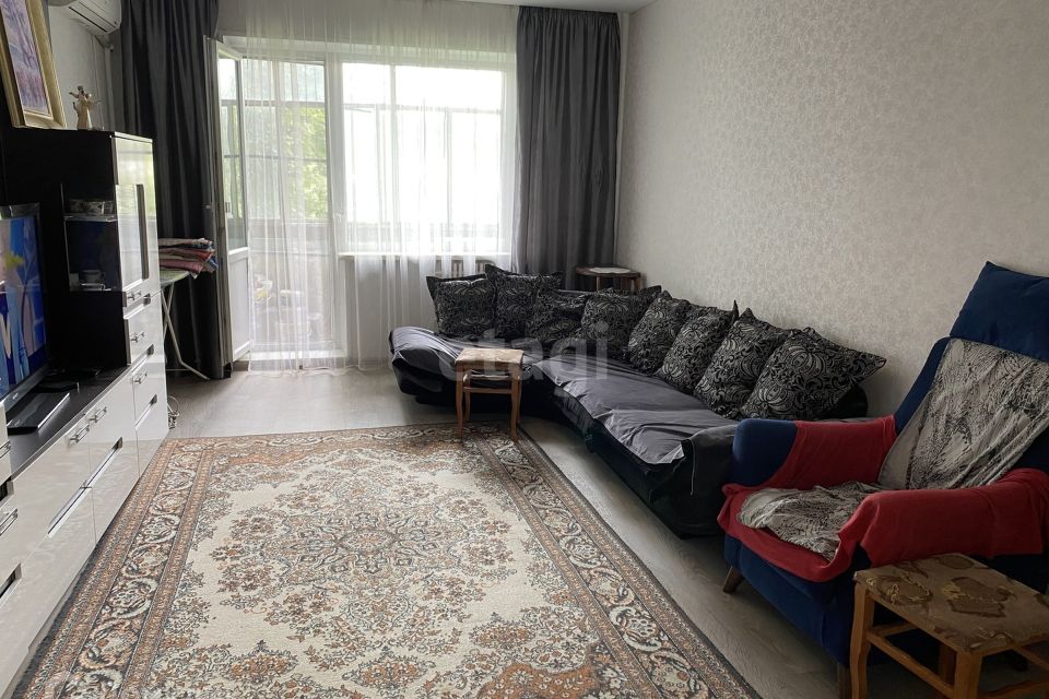 Продаётся 4-комнатная квартира, 102.2 м²