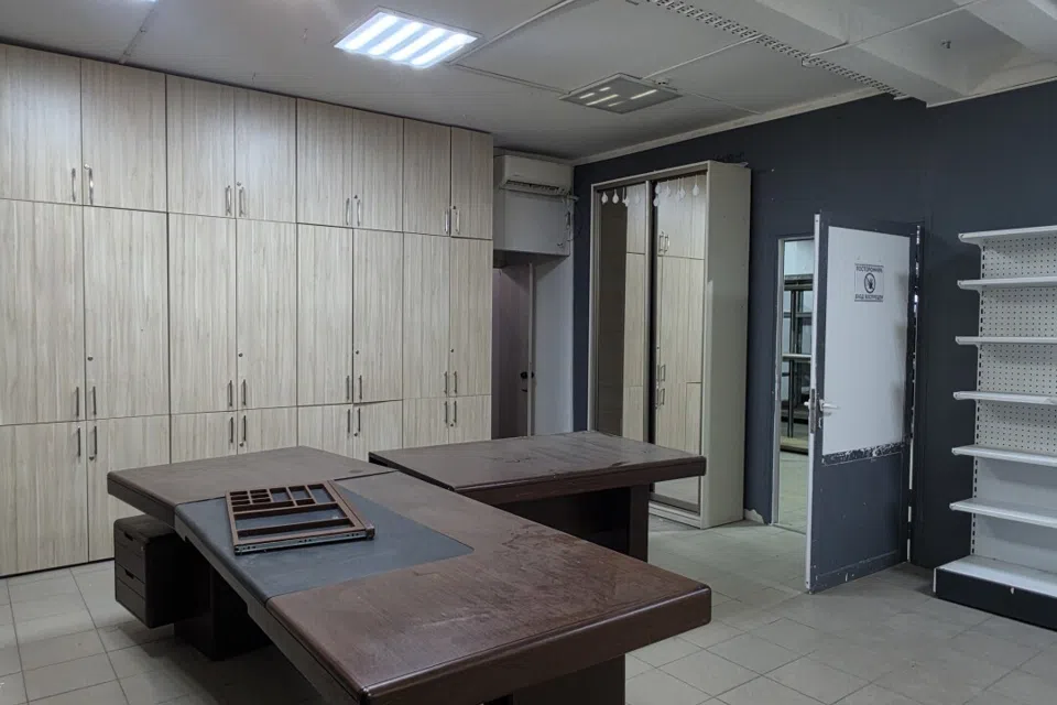 Сдаётся торговое помещение, 2189.5 м²