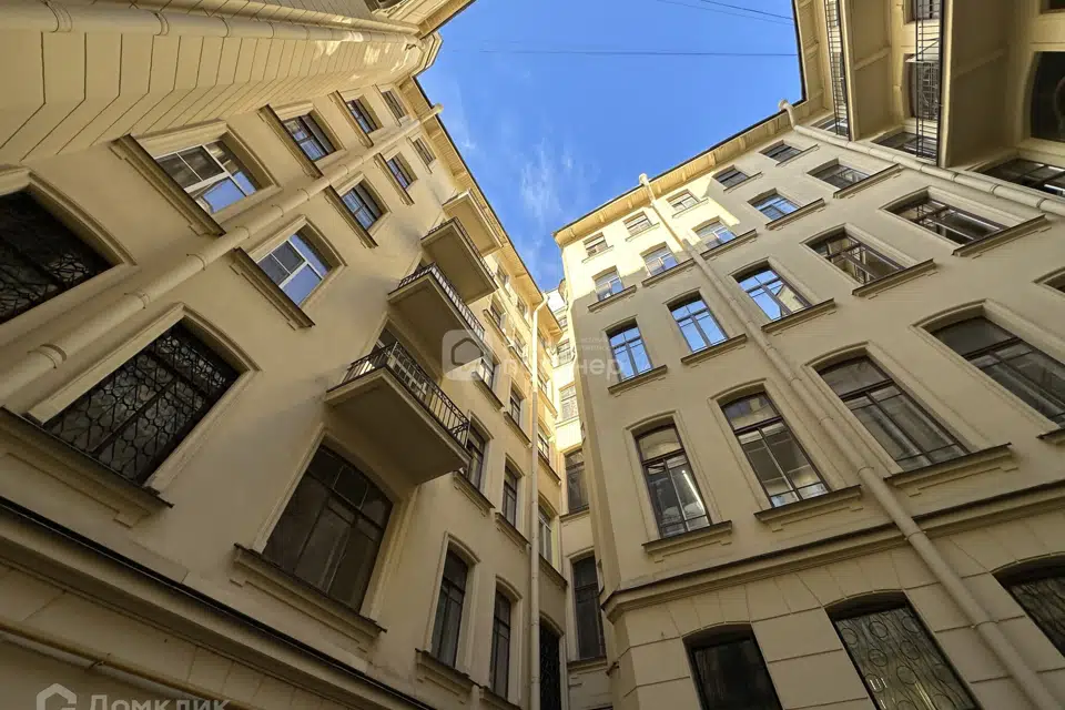 Продаётся 4-комнатная квартира, 101 м²