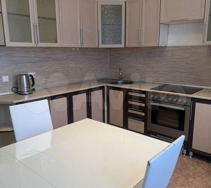 Сдаётся 2-комнатная квартира, 63 м²