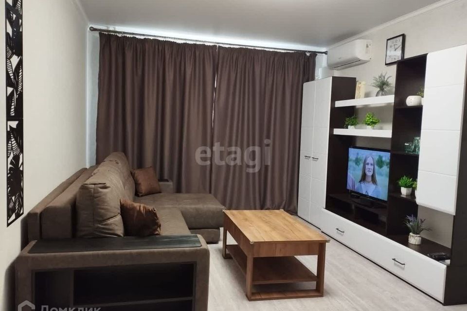 Продаётся 1-комнатная квартира, 43 м²