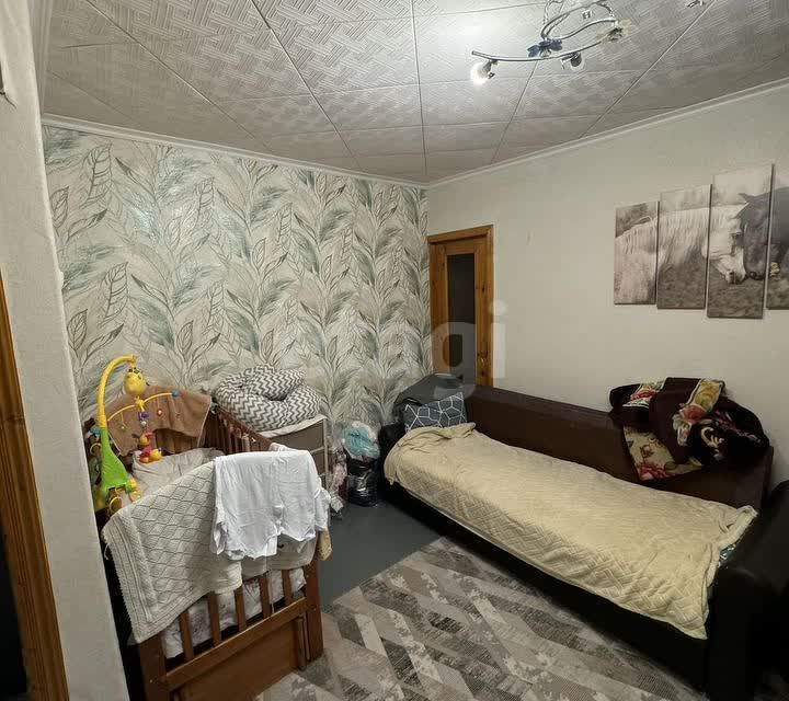 Продаётся 3-комнатная квартира, 43.8 м²