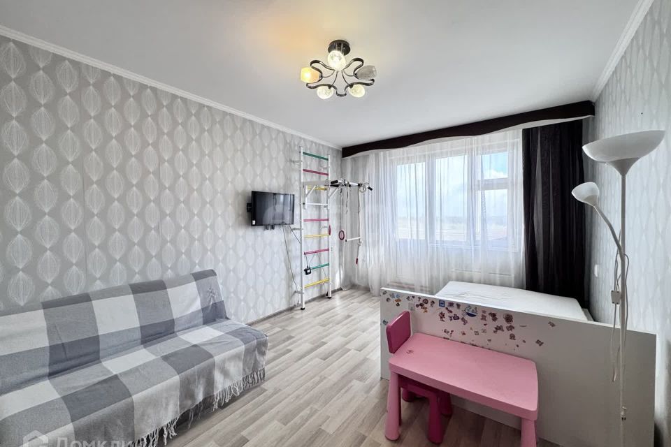 Продаётся 1-комнатная квартира, 37.8 м²