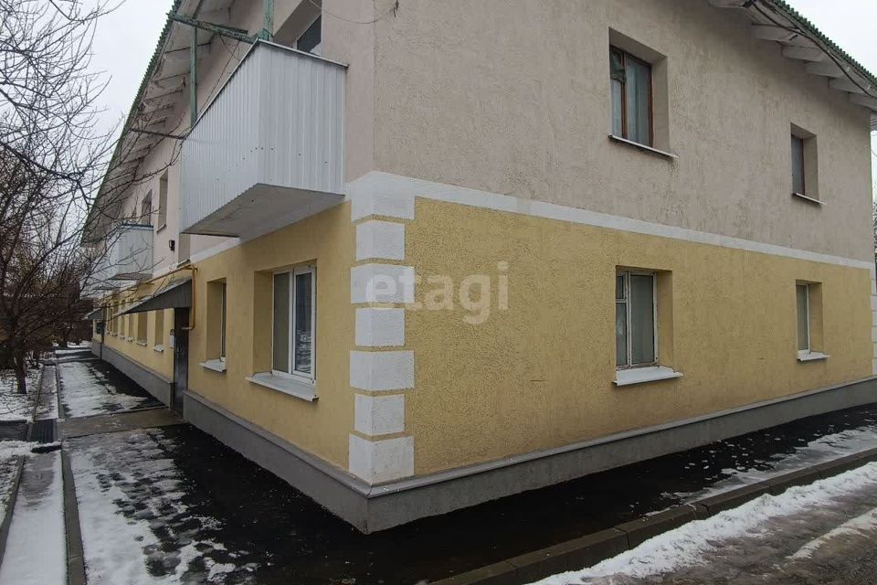 Продаётся 3-комнатная квартира, 57.4 м²