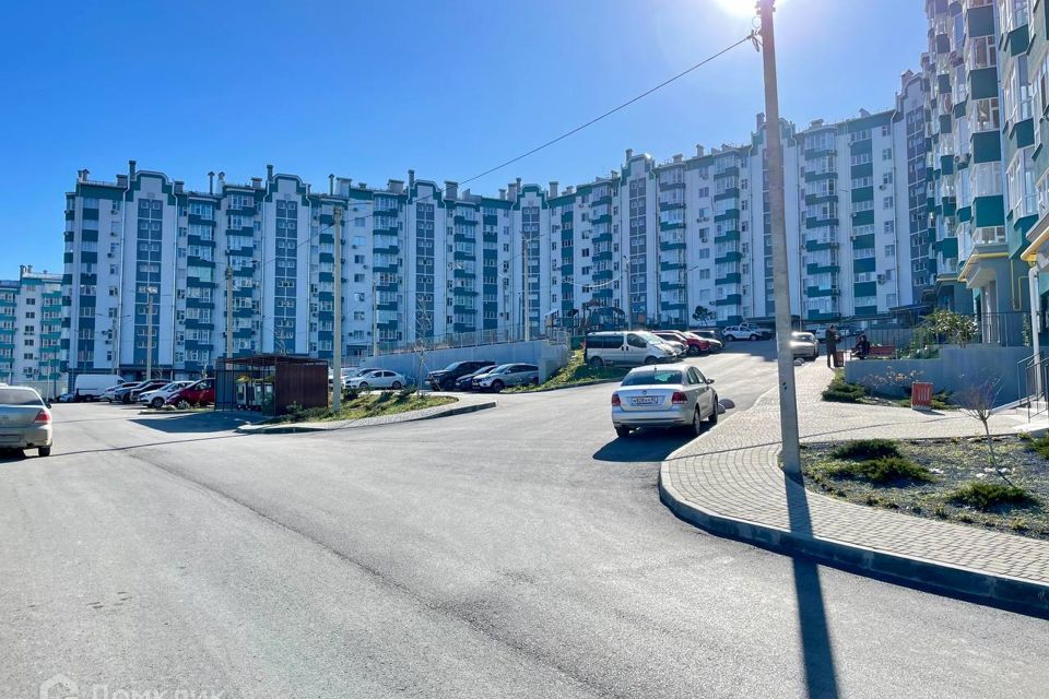 Продаётся 1-комнатная квартира, 42 м²