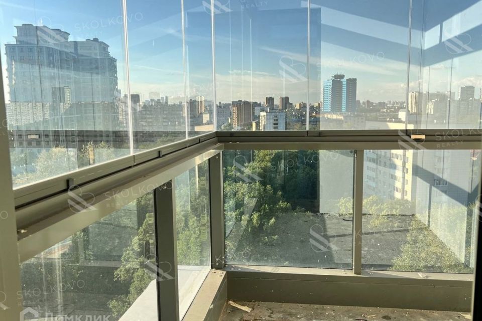 Продаётся 4-комнатная квартира, 148.8 м²