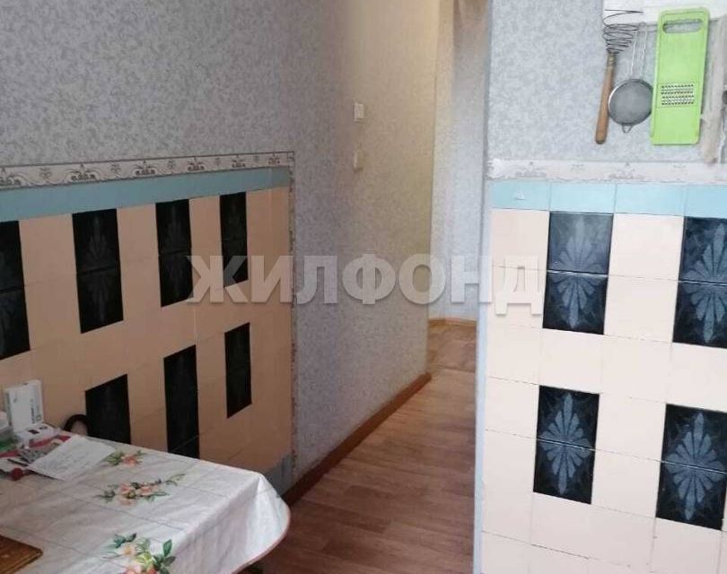 Продаётся 3-комнатная квартира, 48 м²