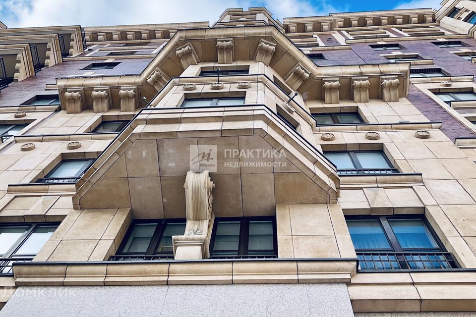 Продаётся 3-комнатная квартира, 150.6 м²