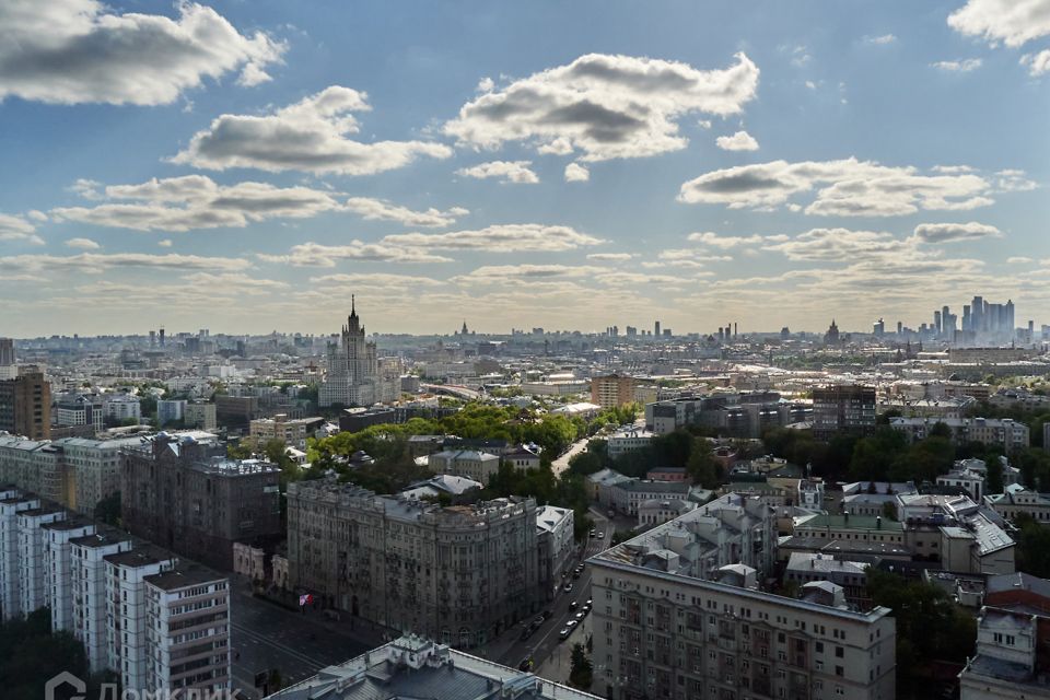 Продаётся 3-комнатная квартира, 115.4 м²