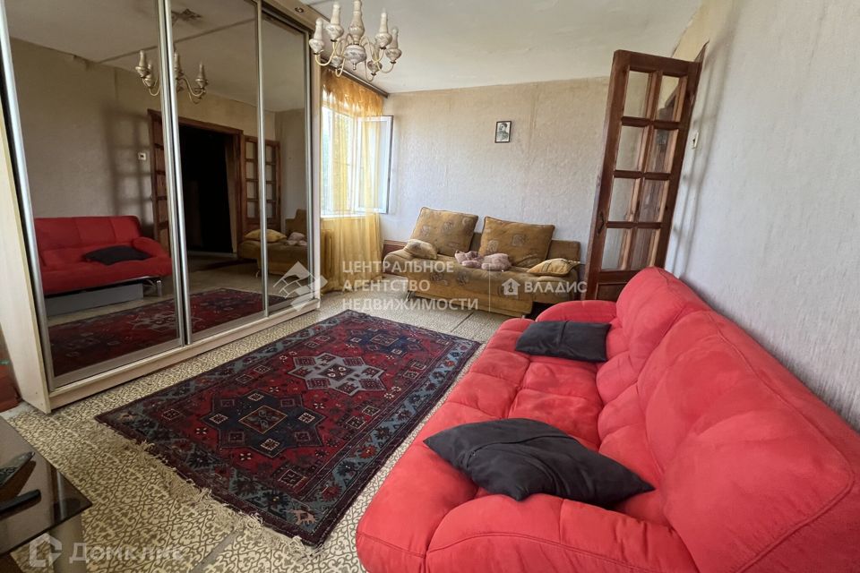 Продаётся 4-комнатная квартира, 69.3 м²
