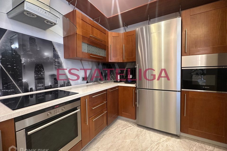 Сдаётся 3-комнатная квартира, 137 м²