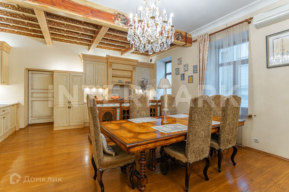 Продаётся 3-комнатная квартира, 133.9 м²