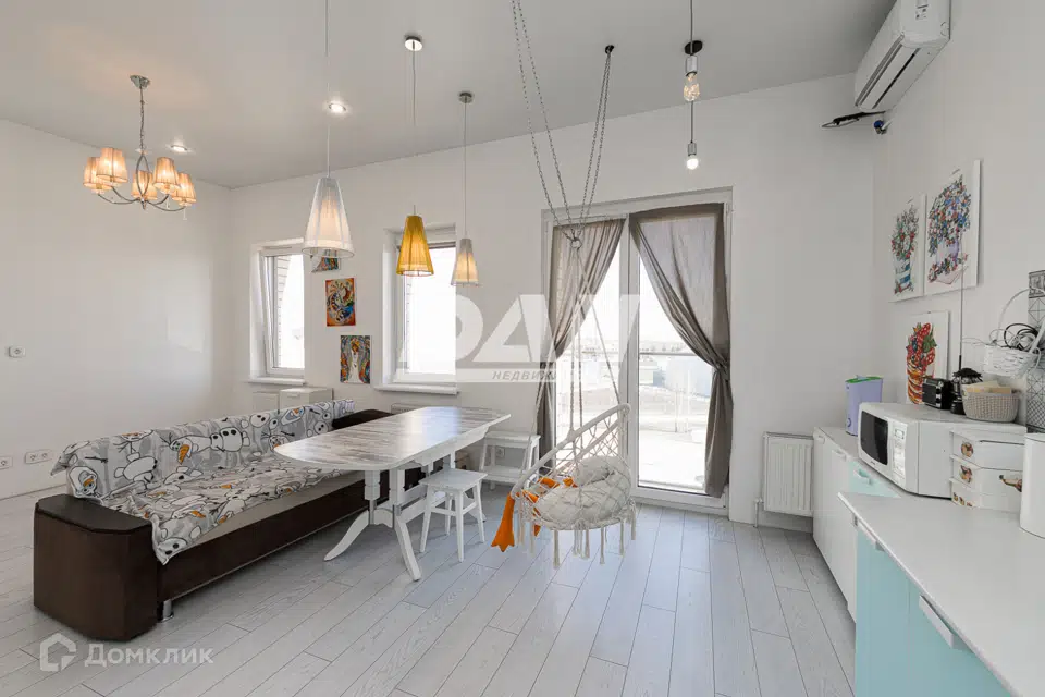 Продаётся 2-комнатная квартира, 60.8 м²