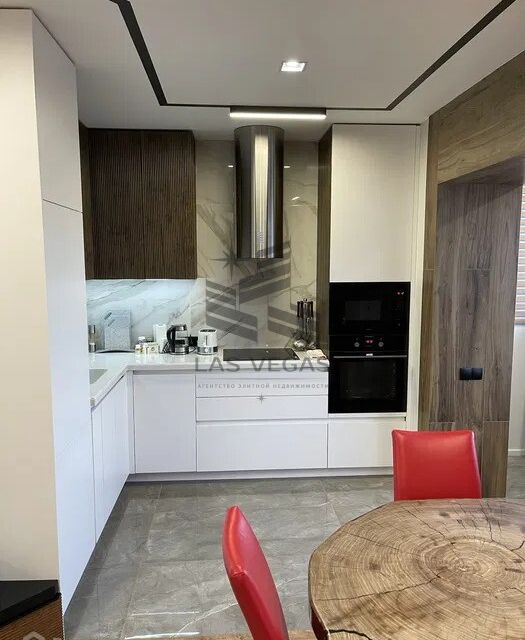 Сдаётся 3-комнатная квартира, 95 м²
