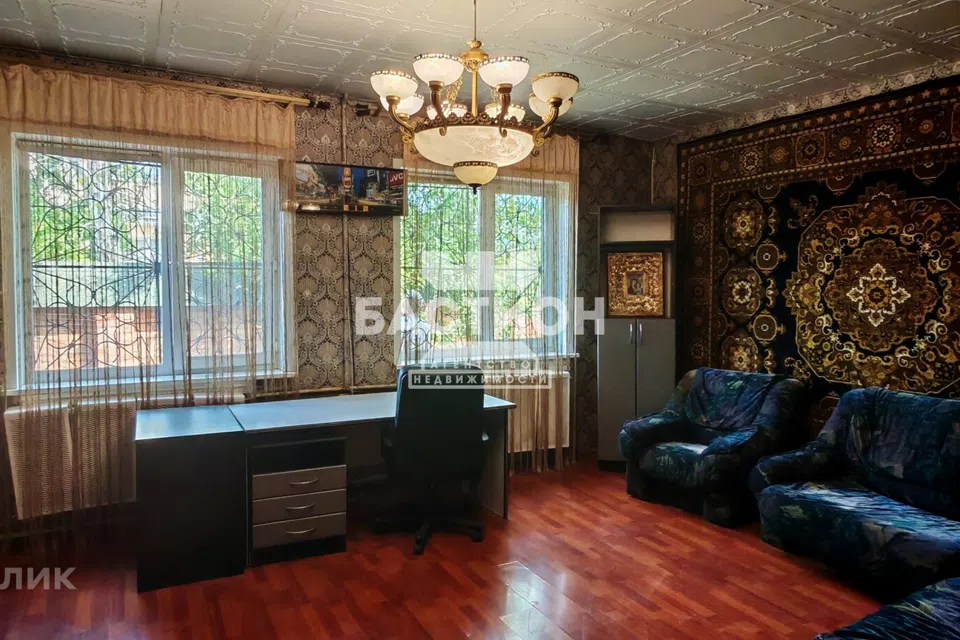 Продаётся 2-этажный дом, 235 м²