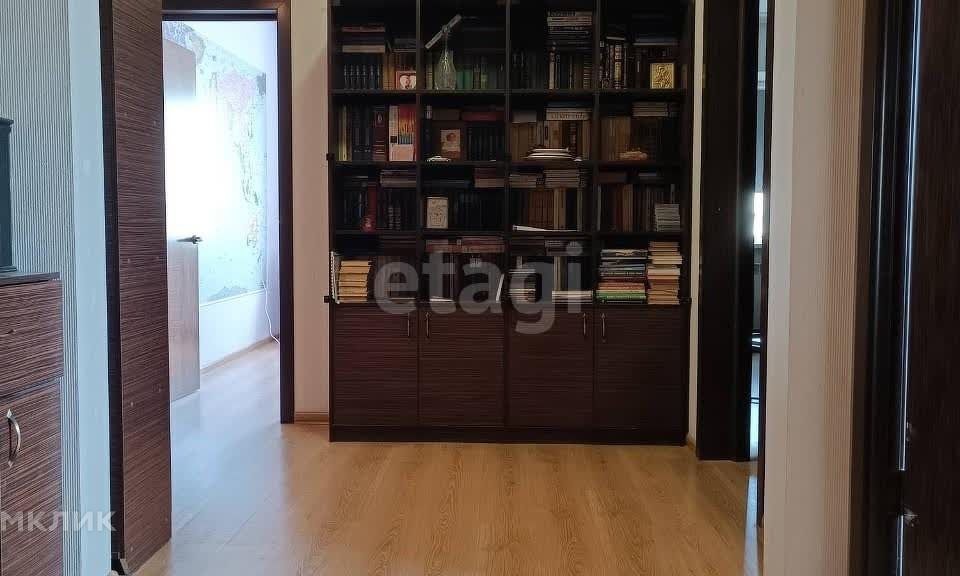 Продаётся 4-комнатная квартира, 72 м²