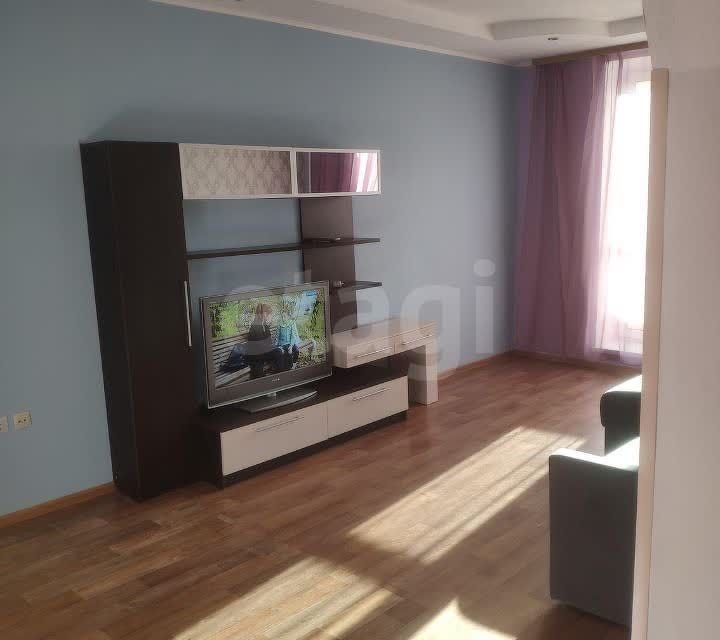 Сдаётся 2-комнатная квартира, 70 м²