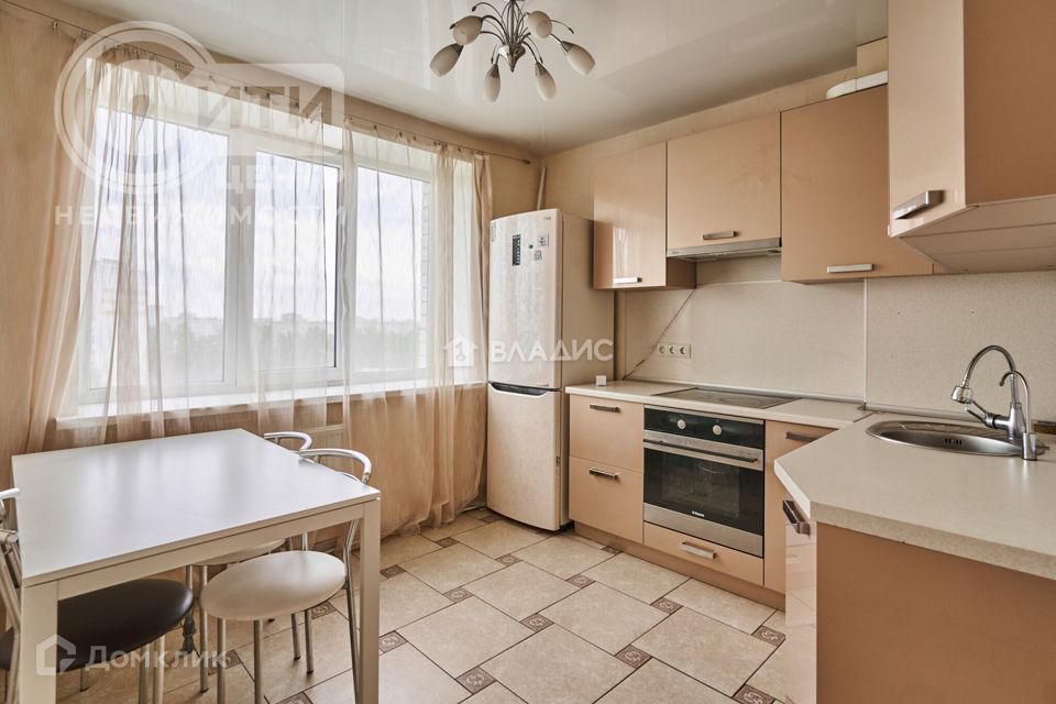 Сдаётся 2-комнатная квартира, 62.3 м²