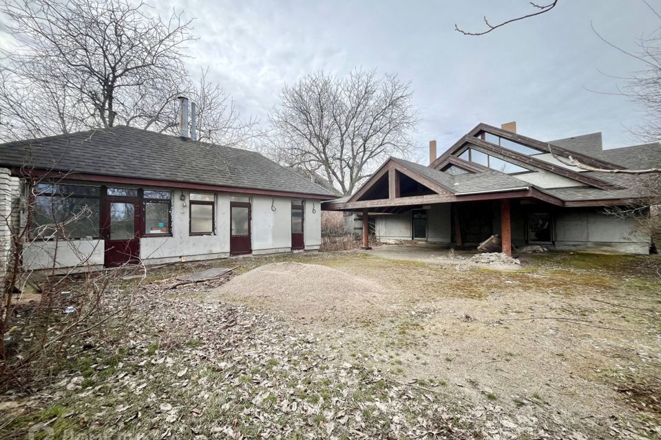 Продаётся 2-этажный дом, 550 м²