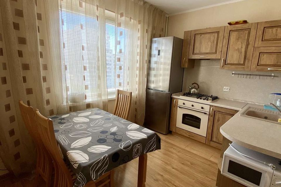Сдаётся 1-комнатная квартира, 38 м²
