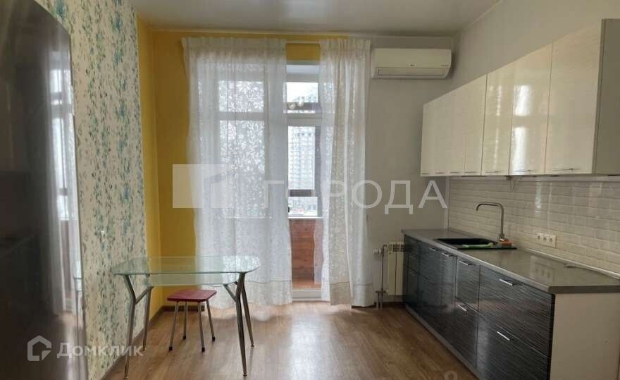 Сдаётся 1-комнатная квартира, 42 м²