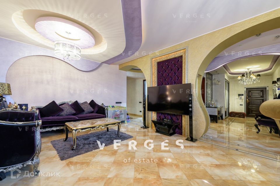 Продаётся 3-комнатная квартира, 148 м²