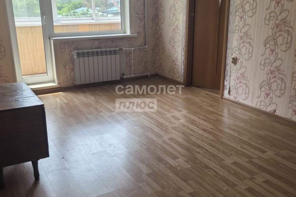 Продаётся 4-комнатная квартира, 59.4 м²