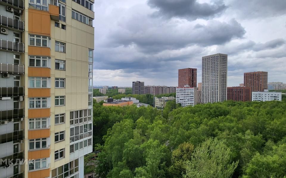 Продаётся 3-комнатная квартира, 130 м²