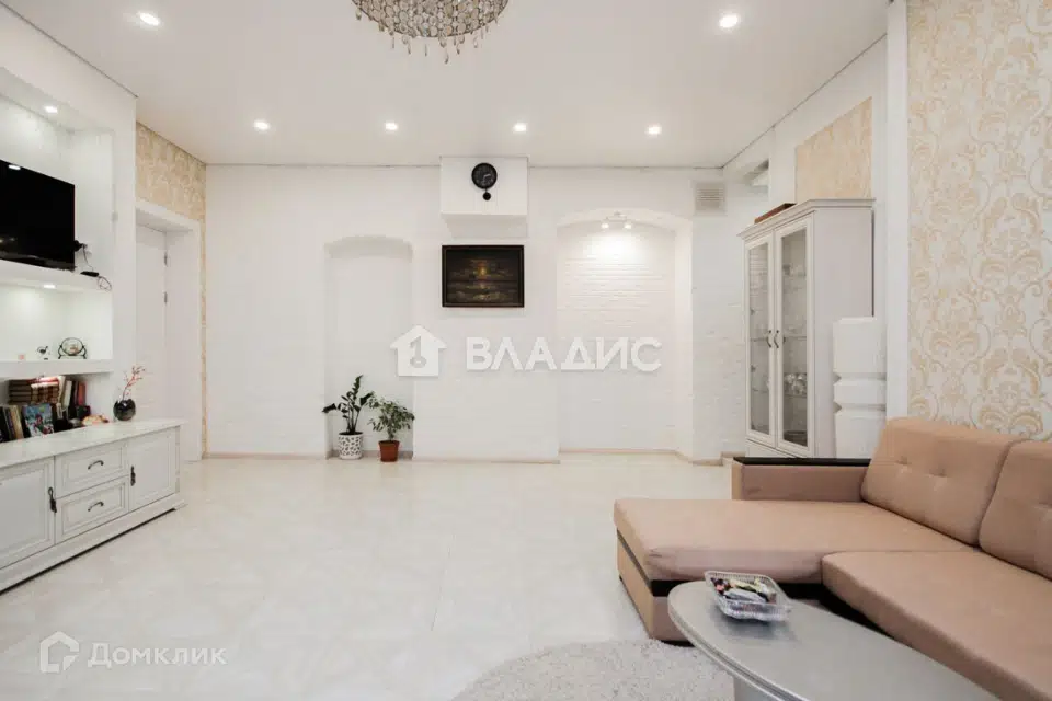 Продаётся 3-комнатная квартира, 102.7 м²