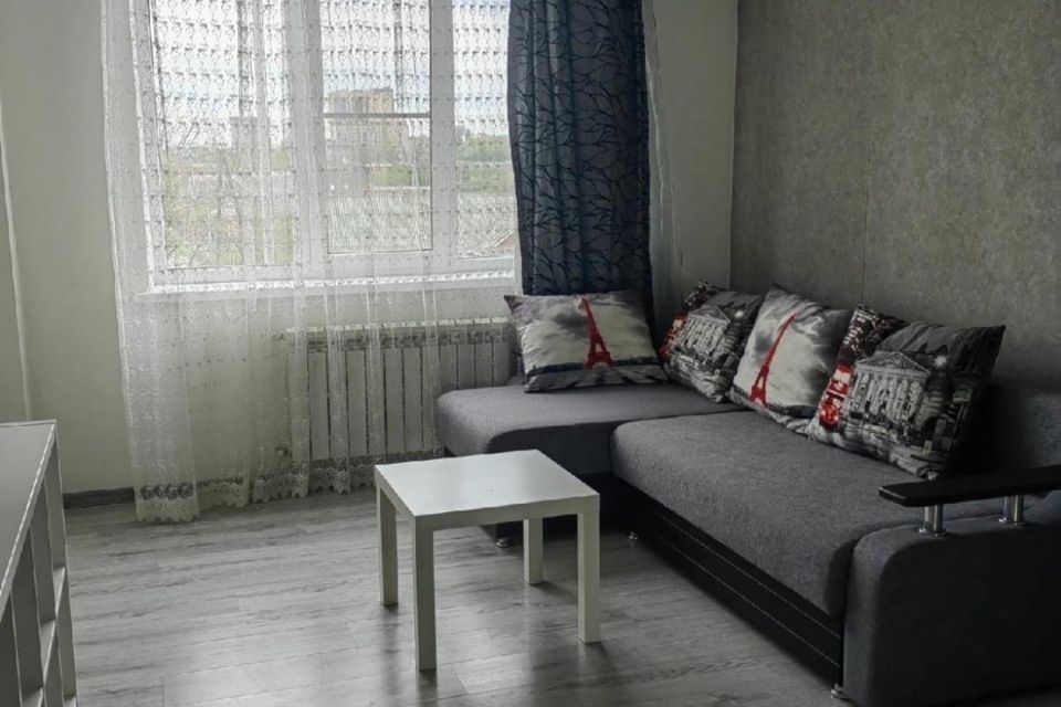 Сдаётся 1-комнатная квартира, 42 м²