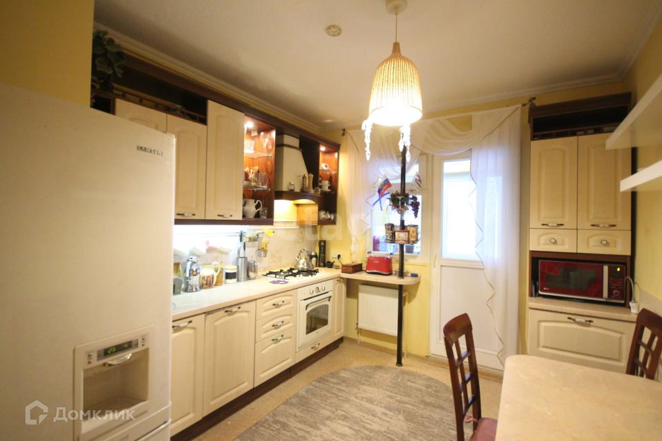 Продаётся 4-комнатная квартира, 146 м²
