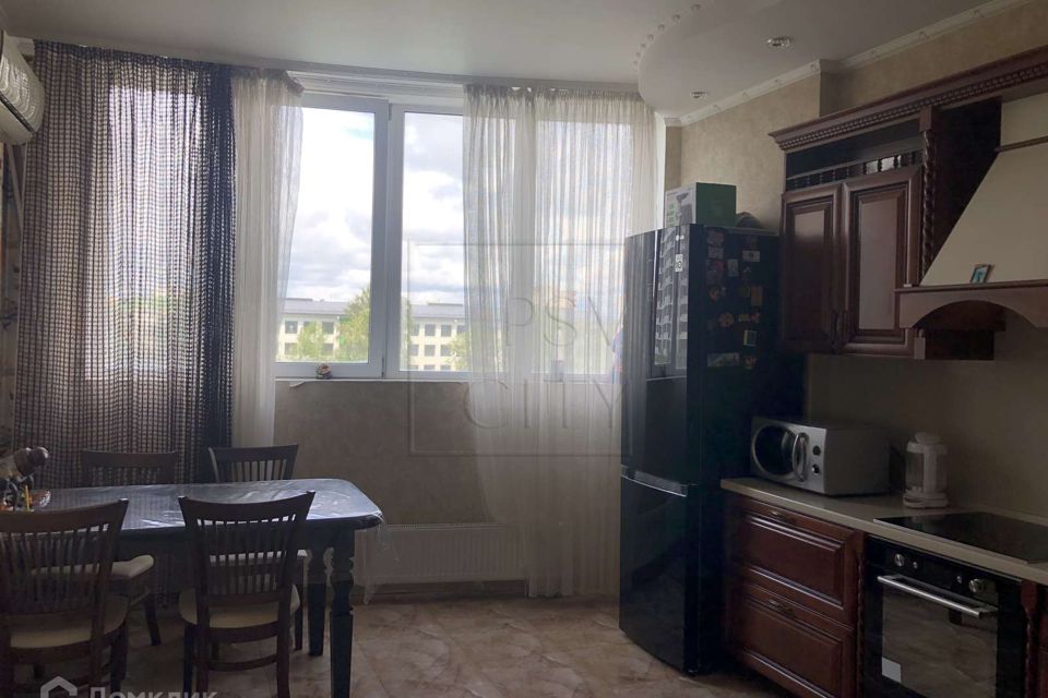 Продаётся 2-комнатная квартира, 108.6 м²