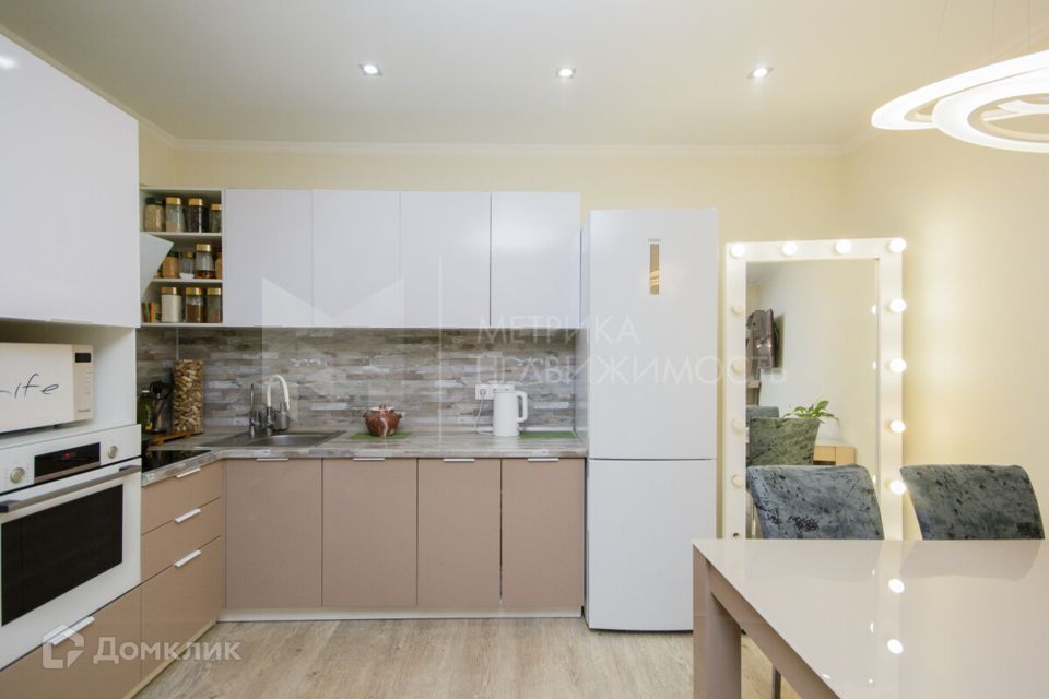 Продаётся 2-комнатная квартира, 55.6 м²