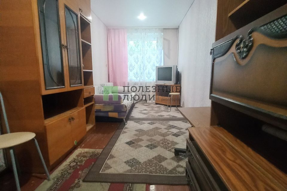 Продаётся комната в 1-комн. квартире, 13.6 м²