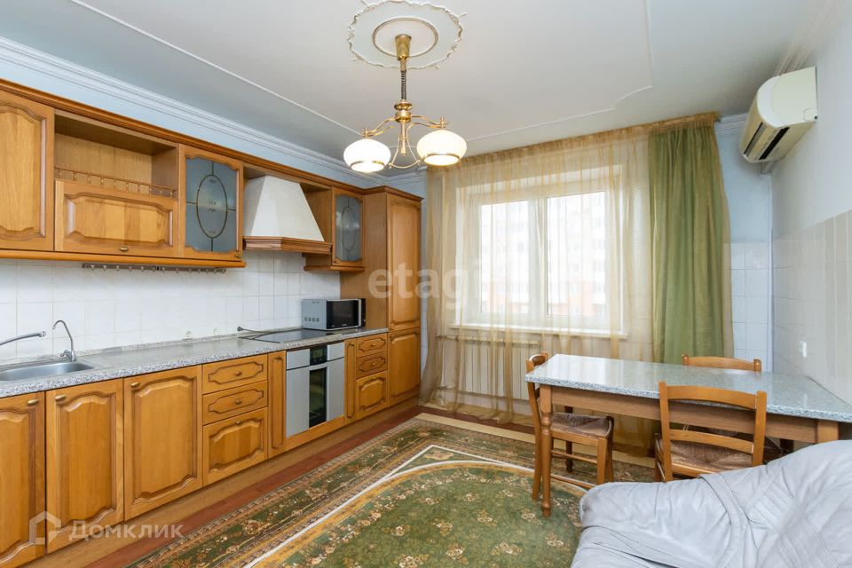 Продаётся 4-комнатная квартира, 161.3 м²