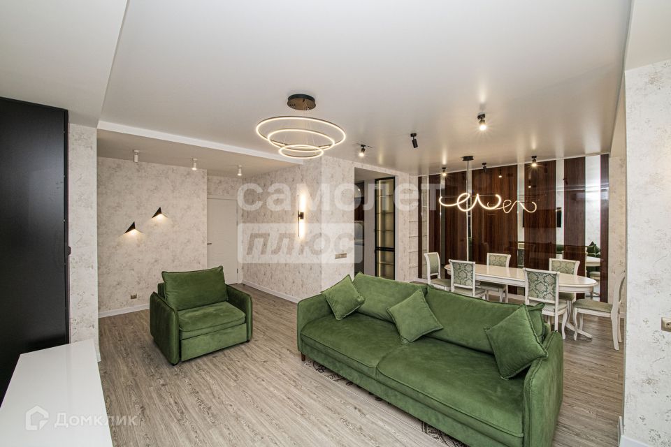 Продаётся 3-комнатная квартира, 137 м²