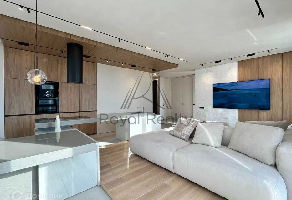 Сдаётся 4-комнатная квартира, 152 м²