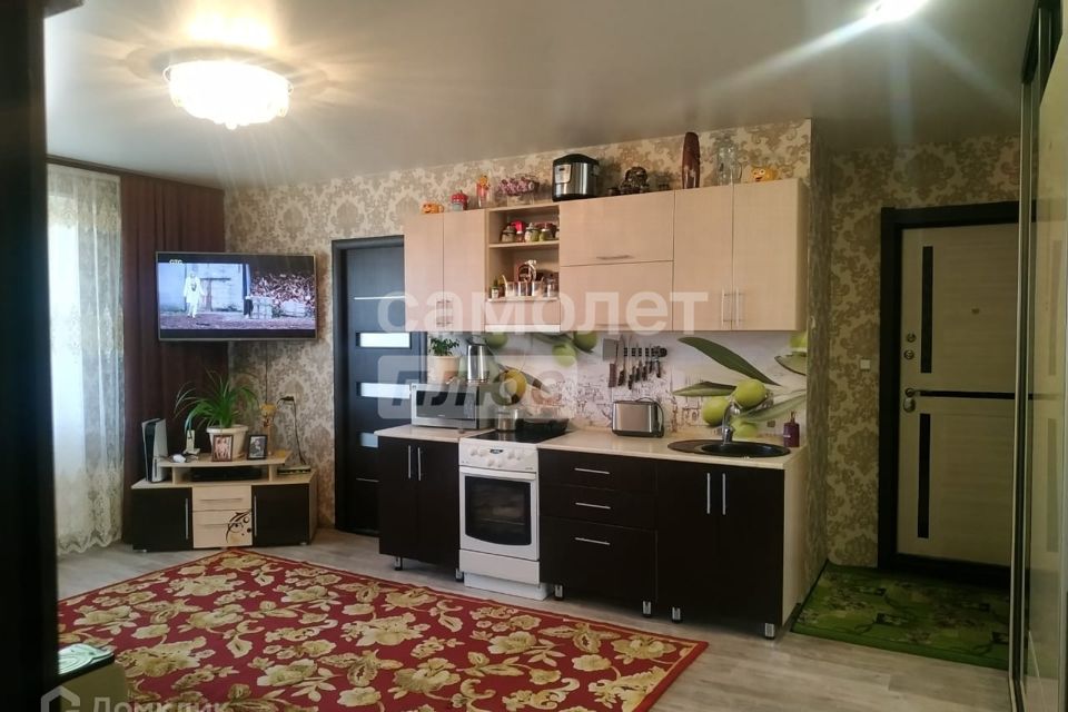 Продаётся 4-комнатная квартира, 66.2 м²