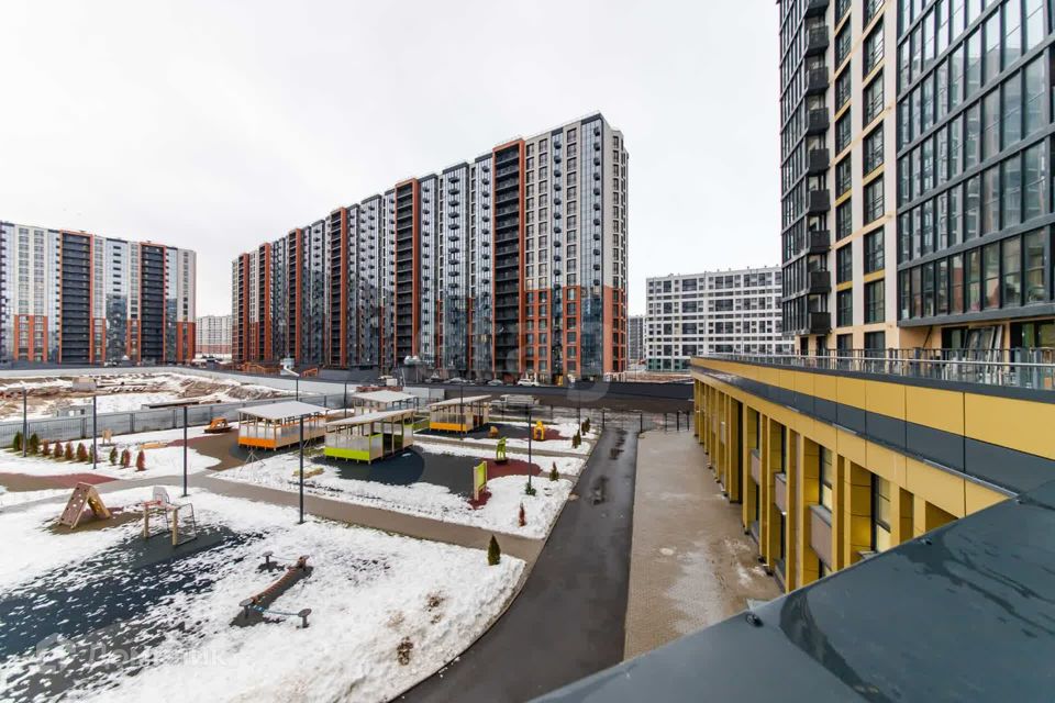 Продаётся 3-комнатная квартира, 169.6 м²